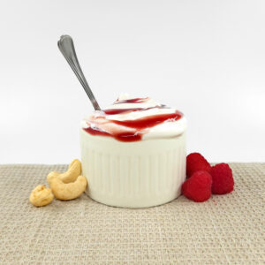 Joyurt - iaurt vegetal din caju, cu zmeura. Rawckers